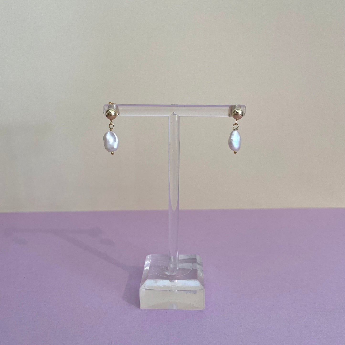 Dot Pearl Earrings