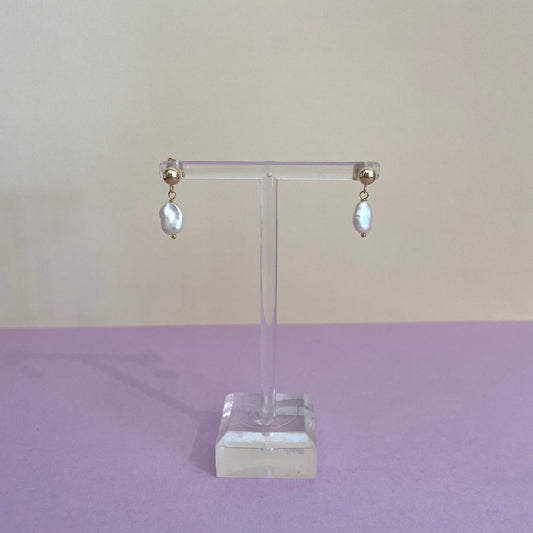 Dot Pearl Earrings