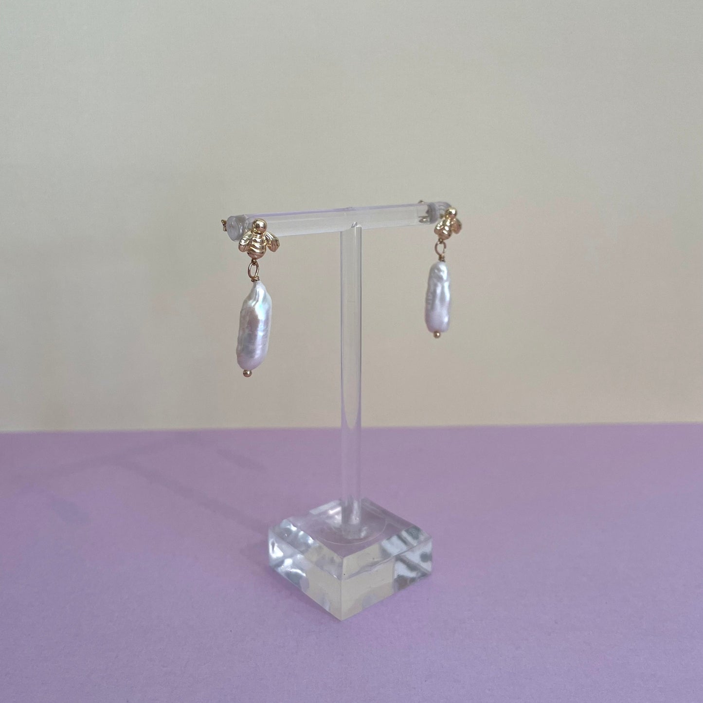 Drop Pearl Bumble Bees