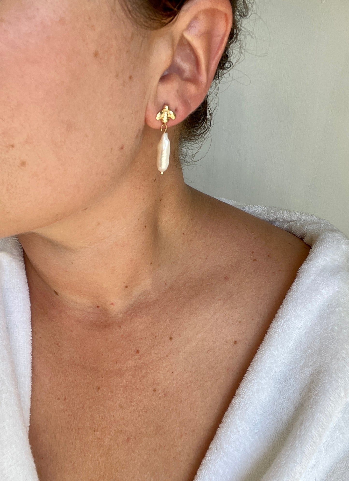 Drop Pearl Bumble Bees