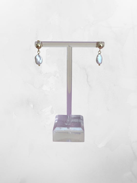 Dot Pearl Earrings