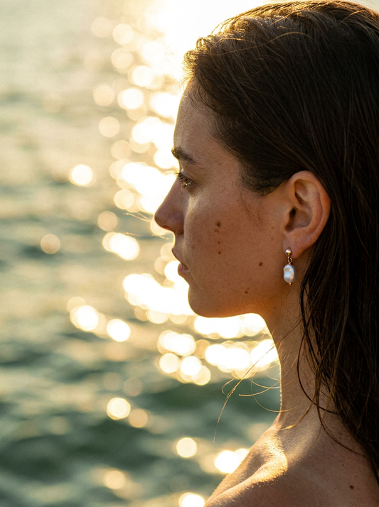 Dot Pearl Earrings