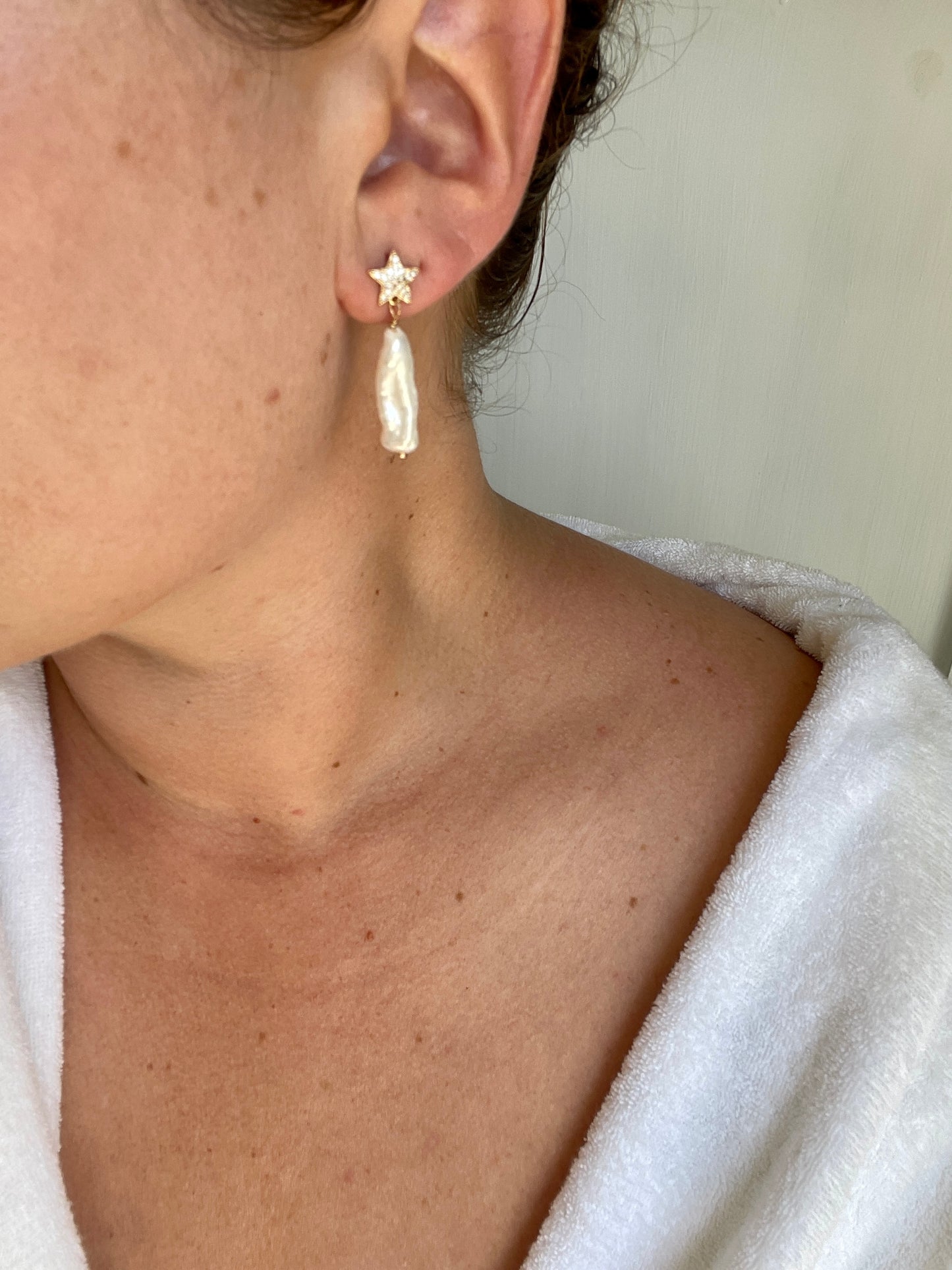 Drop Pearl Star Earrings